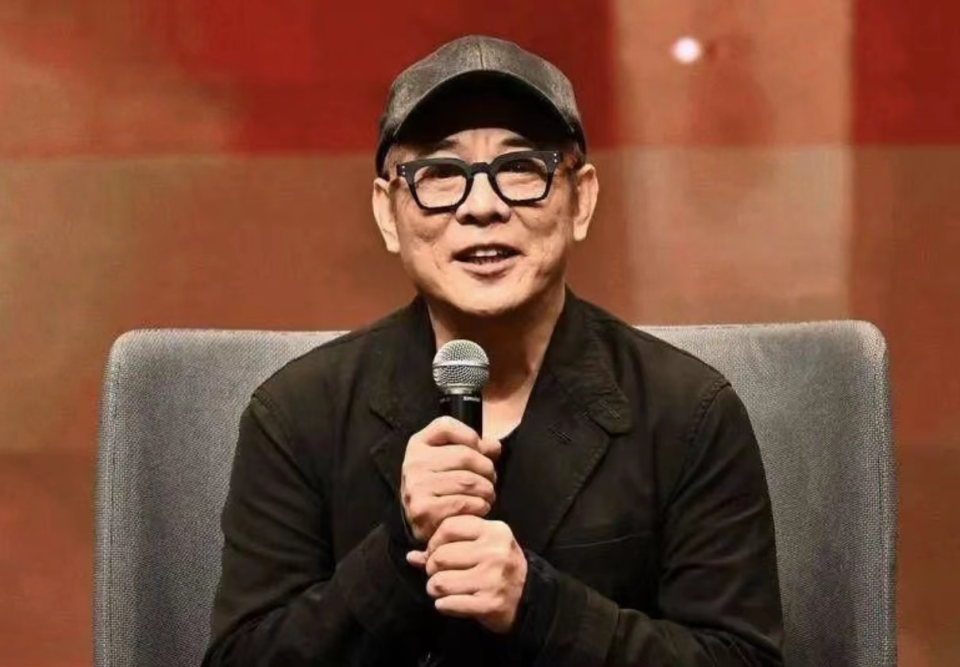 60岁李连杰亲自辟谣去世,一身伤病,面容沧桑,谈对女儿的担心_腾讯新闻