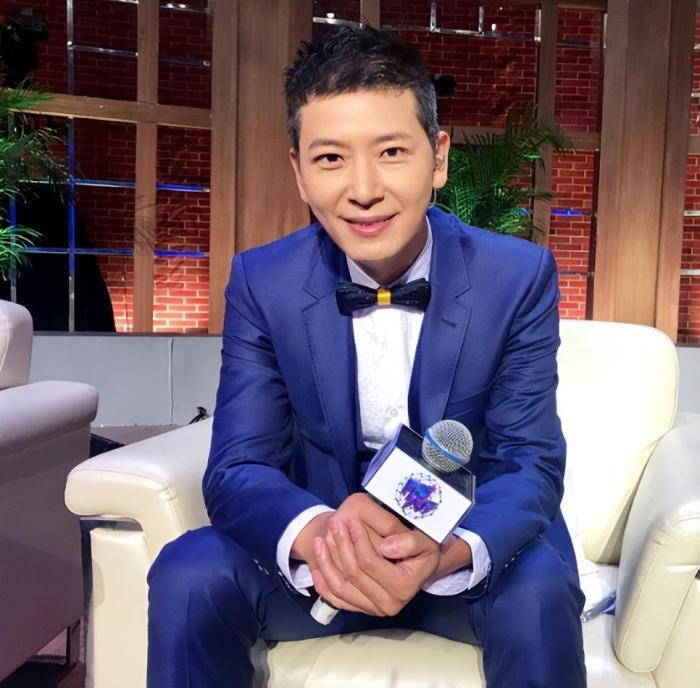 还记得那个唱红《阿莲》的戴军吗?52岁的他无儿无女孤寡至今_腾讯新闻