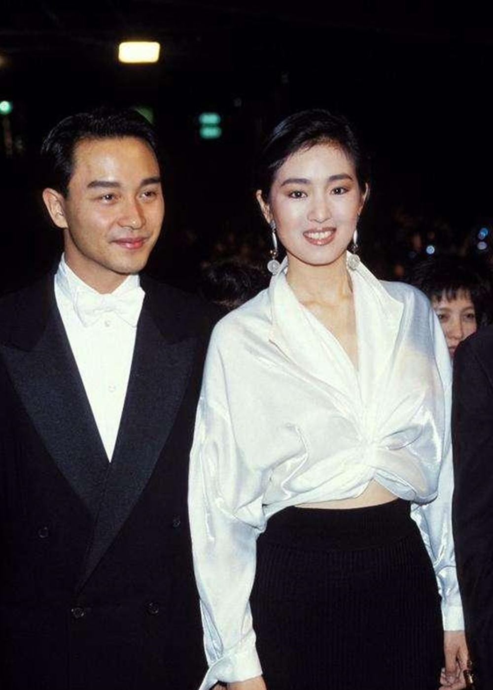 想不到,时隔30年,周冬雨成了内娱的救星_腾讯新闻