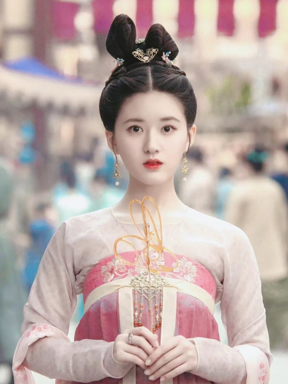 2部新剧同天开机,赵露思,刘宇宁vs鞠婧祎,宋威龙,看好哪部?-腾讯新闻