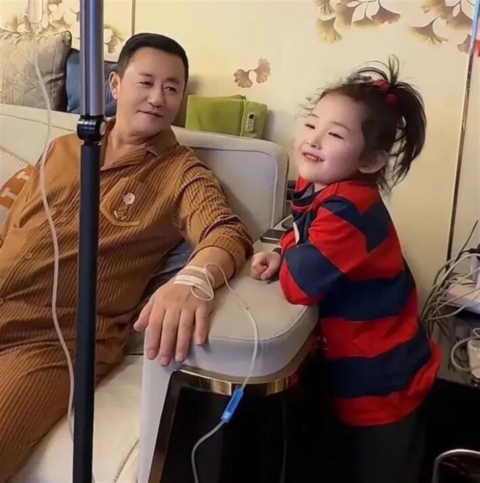 61岁王长贵现状曝光,在家打吊瓶领微薄退休金