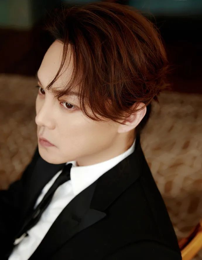 从喜剧龙套演到颠覆"疯批",角色只有时长不分大小|尹正独家自述