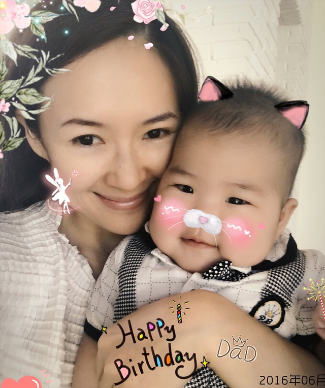 章子怡重返电影拍摄地,携女儿穿古装翩翩起舞,发际线上移好抢镜