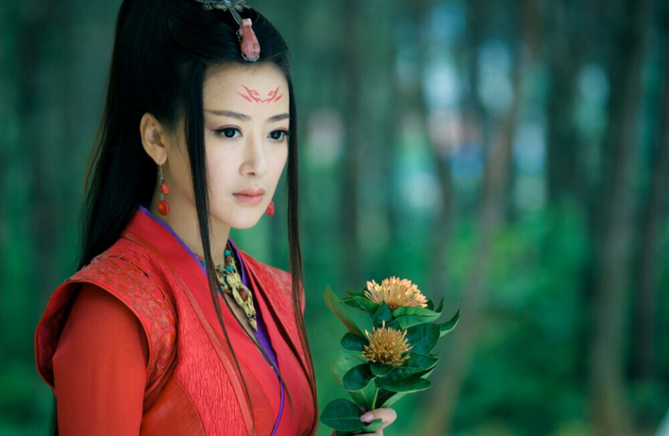 49岁陈紫函美上热搜:曾和蒋勤勤齐名,巅峰期却因艳照陨落?