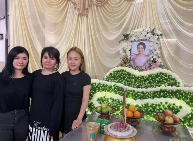 此外,庄群施在娱乐圈的艺人好友也来送她最后一程,包括王雪晶,金燕子