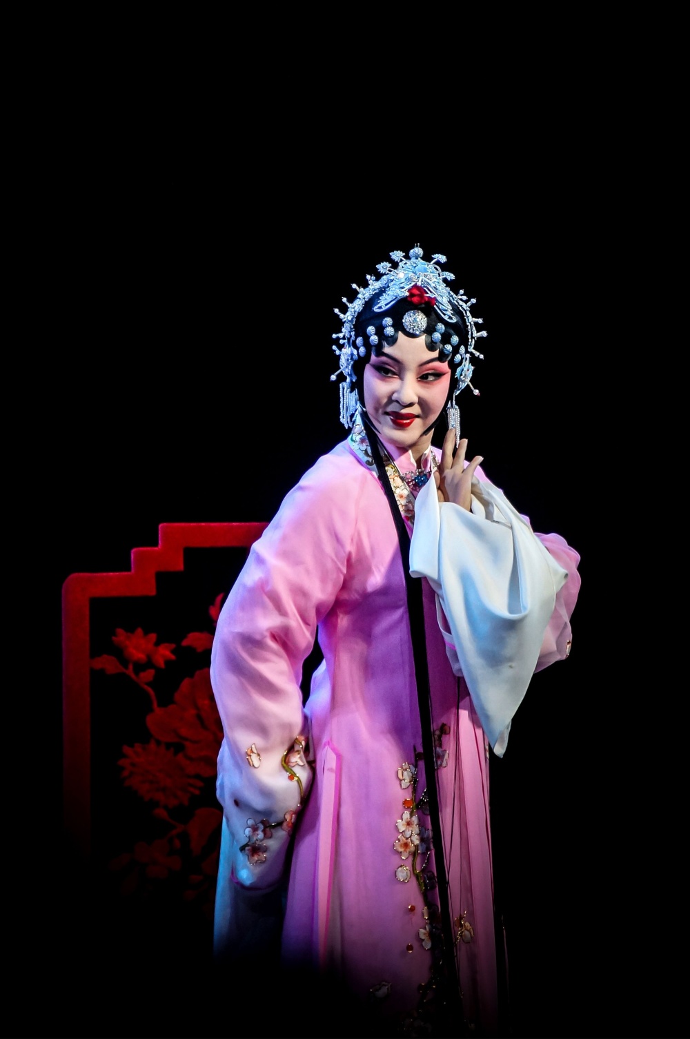 黄梅戏《罗帕记》赢得满堂彩,又一国家级戏曲盛会在汉开幕_腾讯新闻