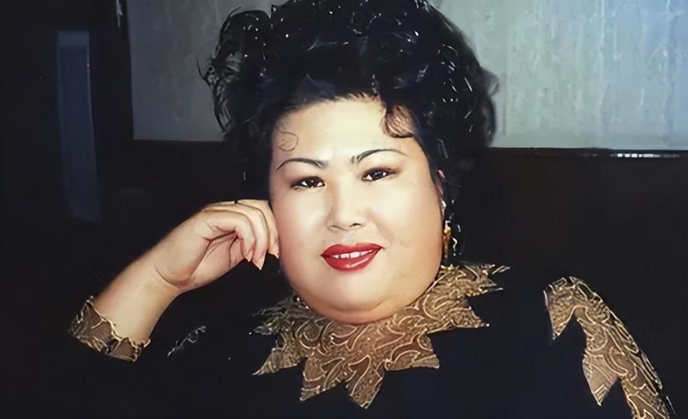 "富婆"董立范:被初恋骗走5万块,58岁单身未婚,如今怎么样了_腾讯新闻