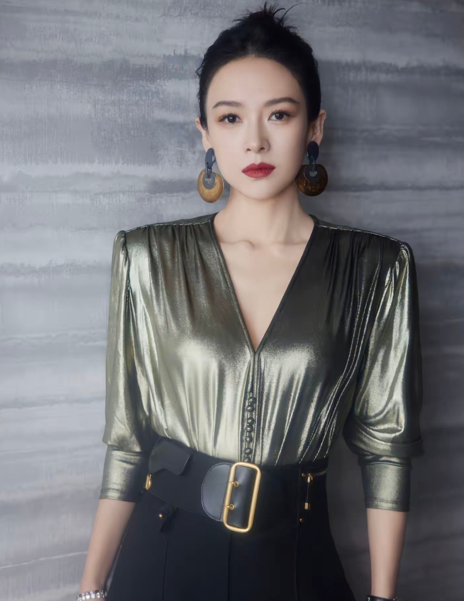不靠演戏靠投资！章子怡4年套现3.04亿，出售股权回报132倍_腾讯新闻