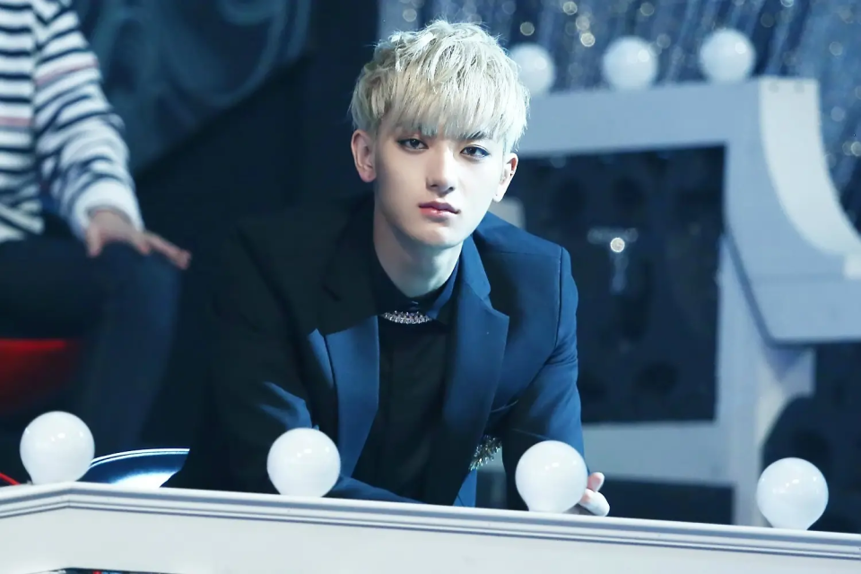 黄子韬韩国夜店示爱,大搞"办公室恋情"?徐艺洋却不肯认领?