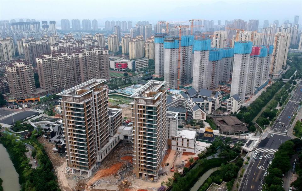 国家一锤定音，房地产市场将迎巨变？今明两年该不该买房有答案了_腾讯新闻