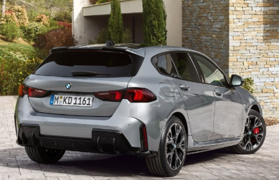 最便宜宝马轿跑来了,混动/2.0t,颜值正式回归!