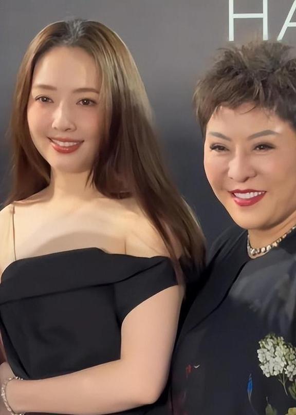 40岁郭碧婷现状:4大欲望被满足,甘愿做乖乖女,向太真是好手段