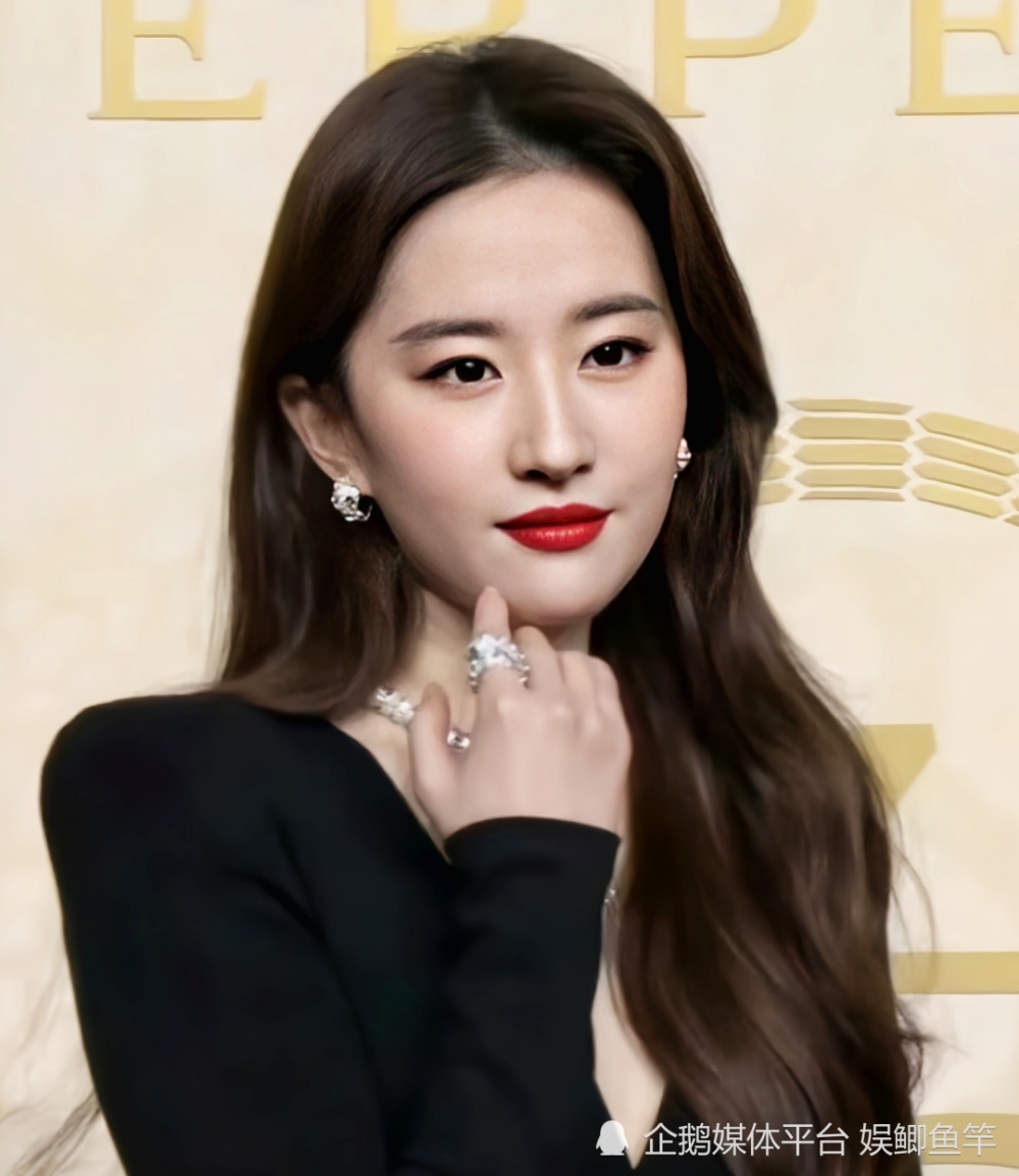 36岁绝色美人刘亦菲全新造型惊艳网络不愧是宅男女神