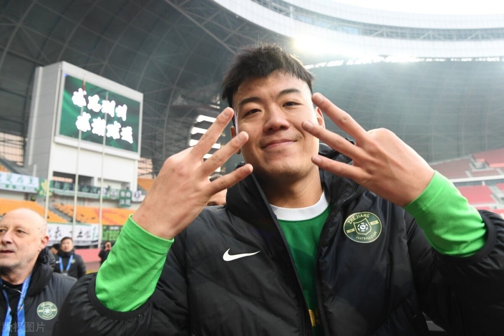 张佳祺补招进国足,该高兴吗?浙江队上个国脚是"散步帝"?_腾讯新闻