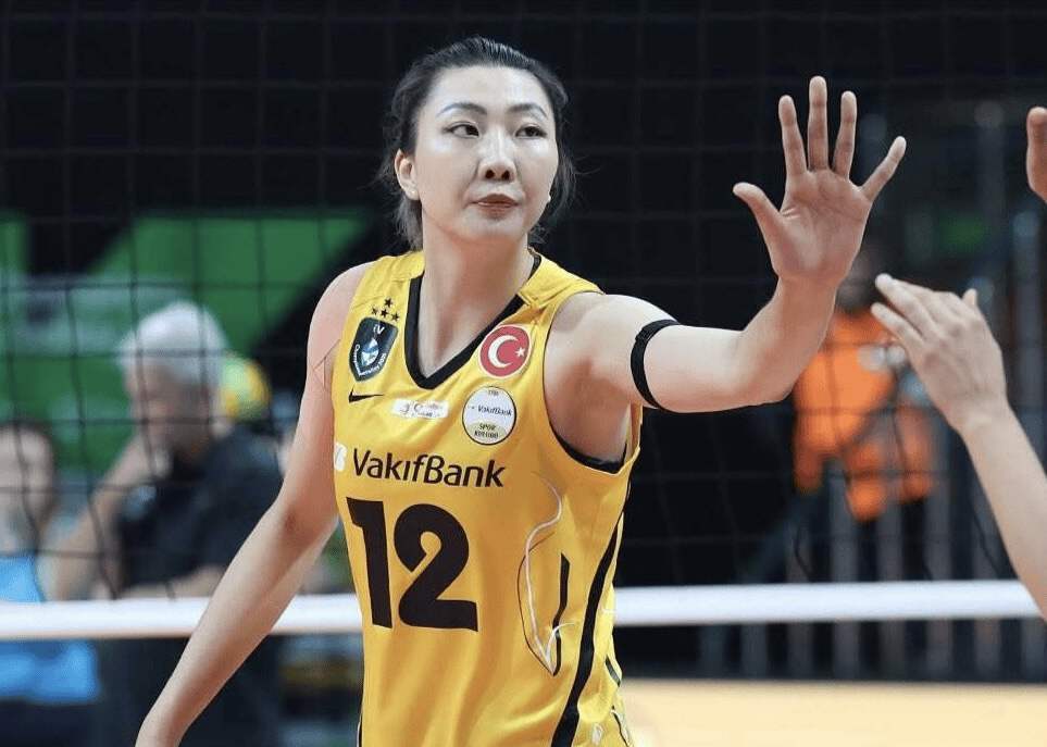 江湖再無“小蘋果”？中國女排奧運冠軍新身份引熱議，球迷很不舍 - 