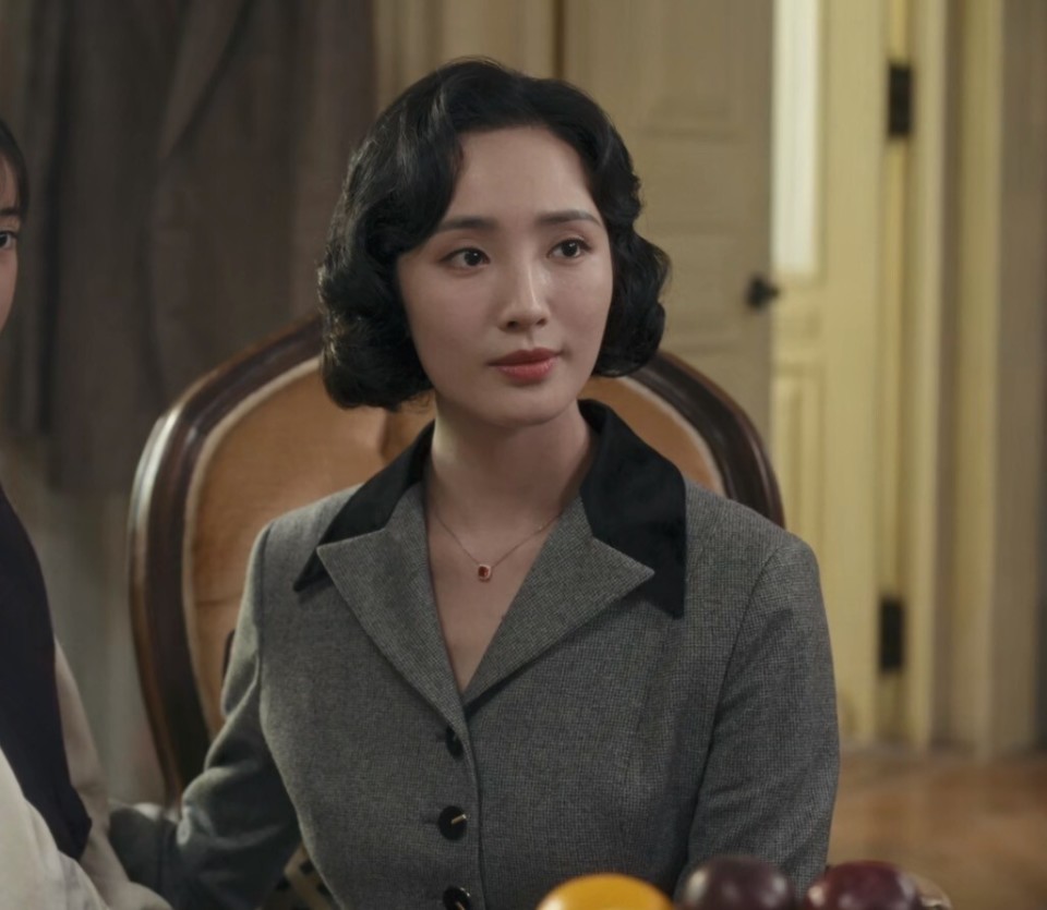 衣服就是完全不一样的感觉,足以看出,王紫璇对角色的理解有多么透彻了