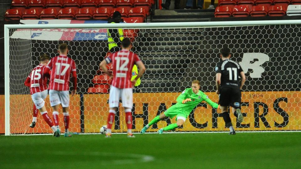 英冠第42轮后6场:曼联系内战俩少帅互交白卷 布莱克本0-5惨败_腾讯