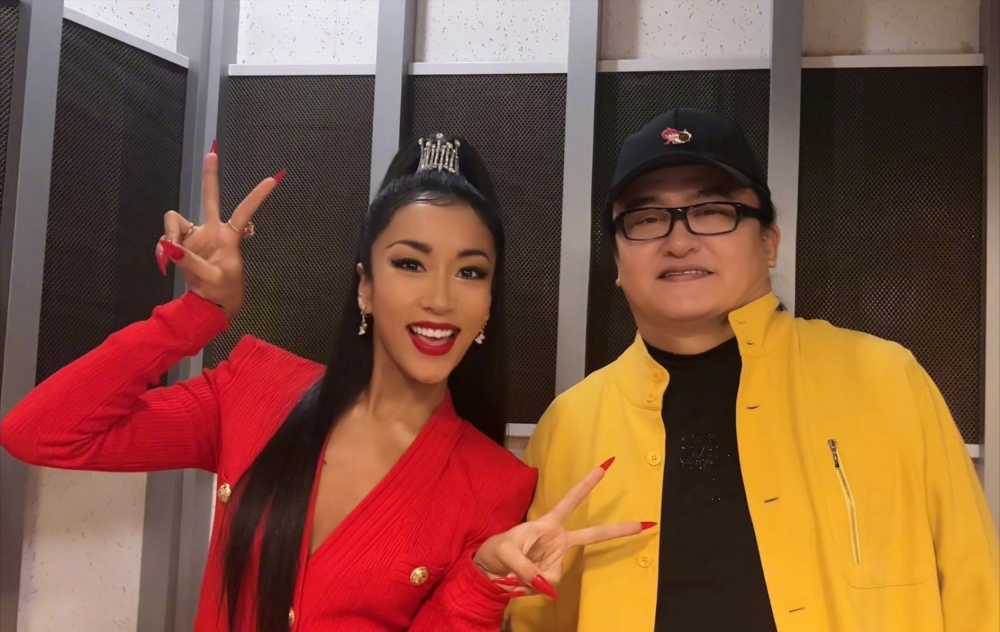 最后是导师刘欢助吉克隽逸与灿星"破冰",也是刘欢带着吉克隽逸加盟