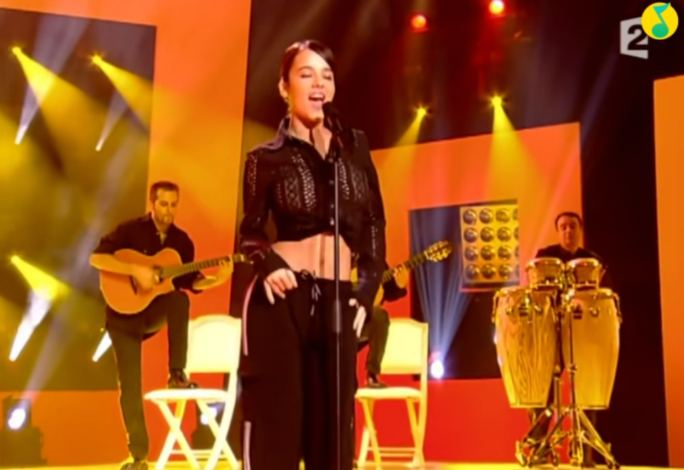 乘风2024初舞台辣评:何洁萨顶顶惊艳冠军相,王琳朱丹拉垮愁断肠