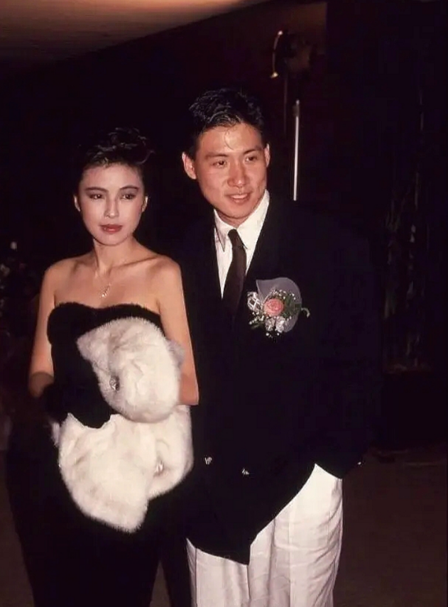 62岁的张学友为何不敢停,如果不是罗美薇,谁也牵不住他的手_腾讯新闻