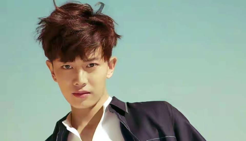 张继科师兄任嘉伦又上热门,曾打10年乒乓,娶妻生子仍爆火成顶流