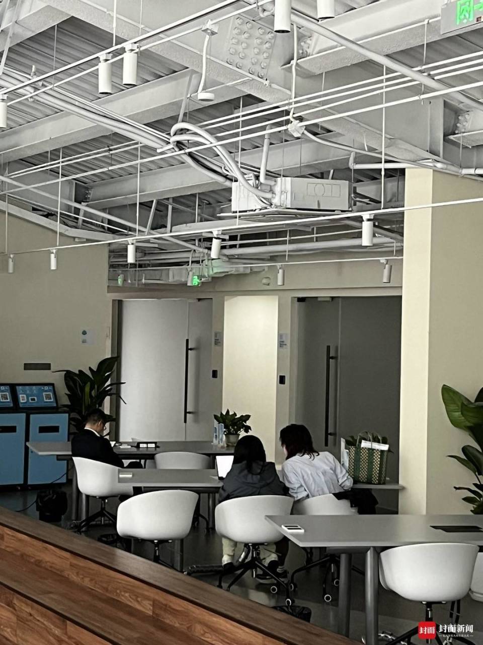 四川有这样一群年轻“数字游民” 在云端重构工作与生活的边界｜时代新青年-腾讯新闻