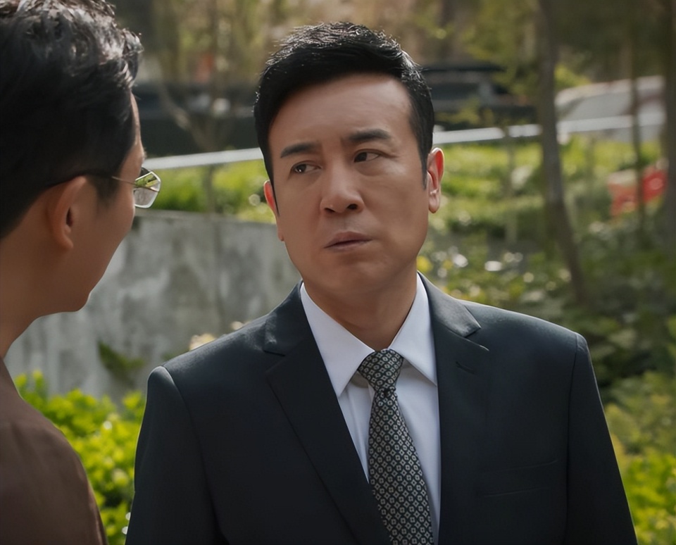 《城中之城》出圈理由:于和伟的演技,隆妮的脸蛋,杨子姗的衣品