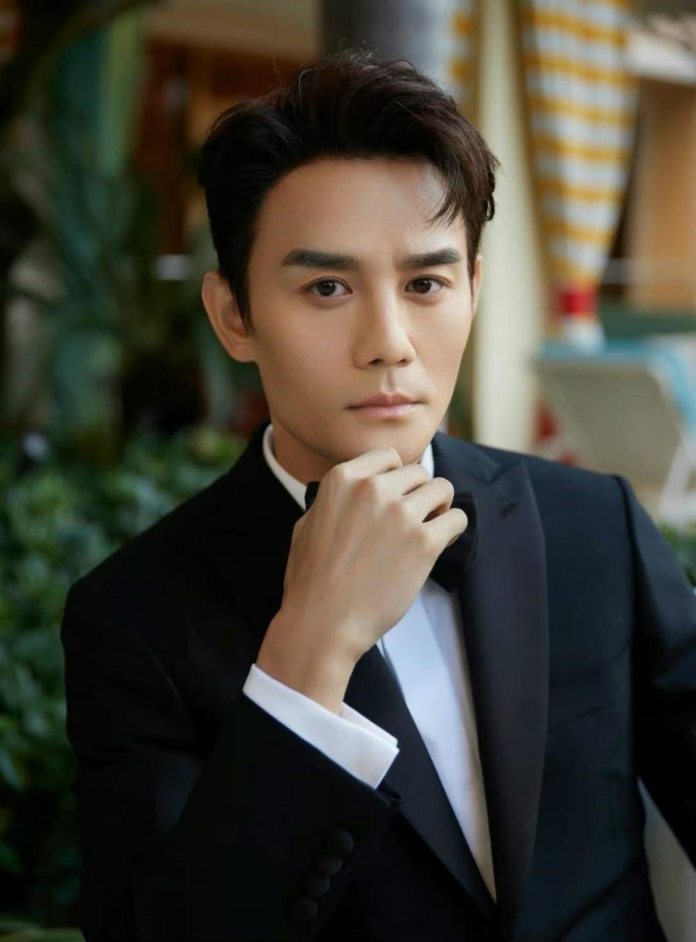 王凯为环球人物杂志撰文庆幸自己成名晚曾因生病暂缓事业