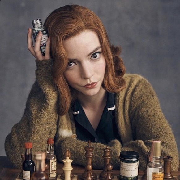 《后翼弃兵》原型悄悄离世,一代女王战天斗地,她的经历比剧里更传奇!