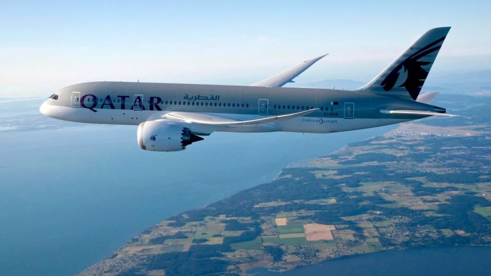 卡塔尔航空公司一架航班在飞行途中遭遇严重湍流,导致12人受伤