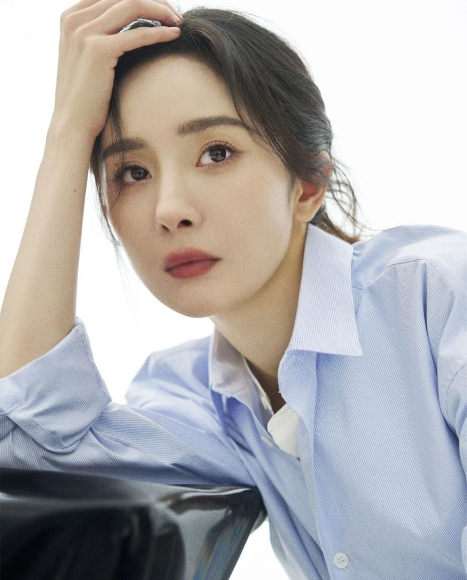 杨幂:我要改变要进步,网友辣评:每次都会吹大牛_腾讯新闻