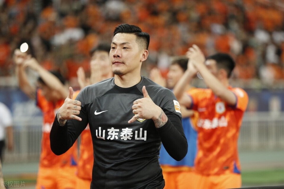 王大雷续约山东泰山3年,同时将担任中泰之战队长