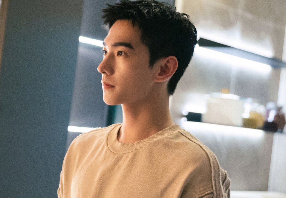 杨洋回应近期争议表示不要过多在意不料黄晓明的口碑却反转了