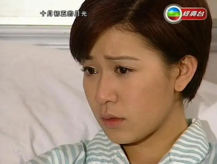 翻身,她扮演的祝君好性格开朗,人见人爱,获得观众认可,也让佘诗曼第一