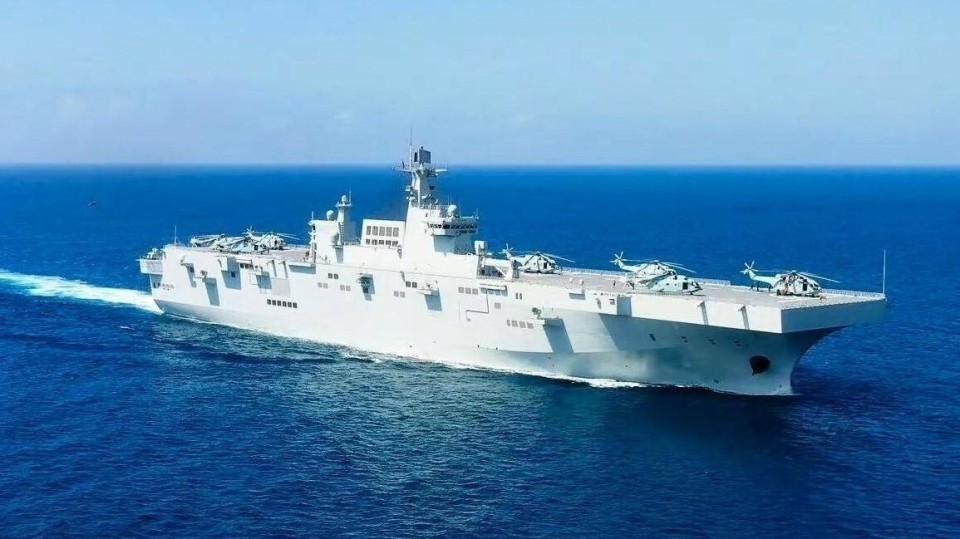 强大的国产075型两栖攻击舰不难想象,如果未来的美国海军和海军陆战队