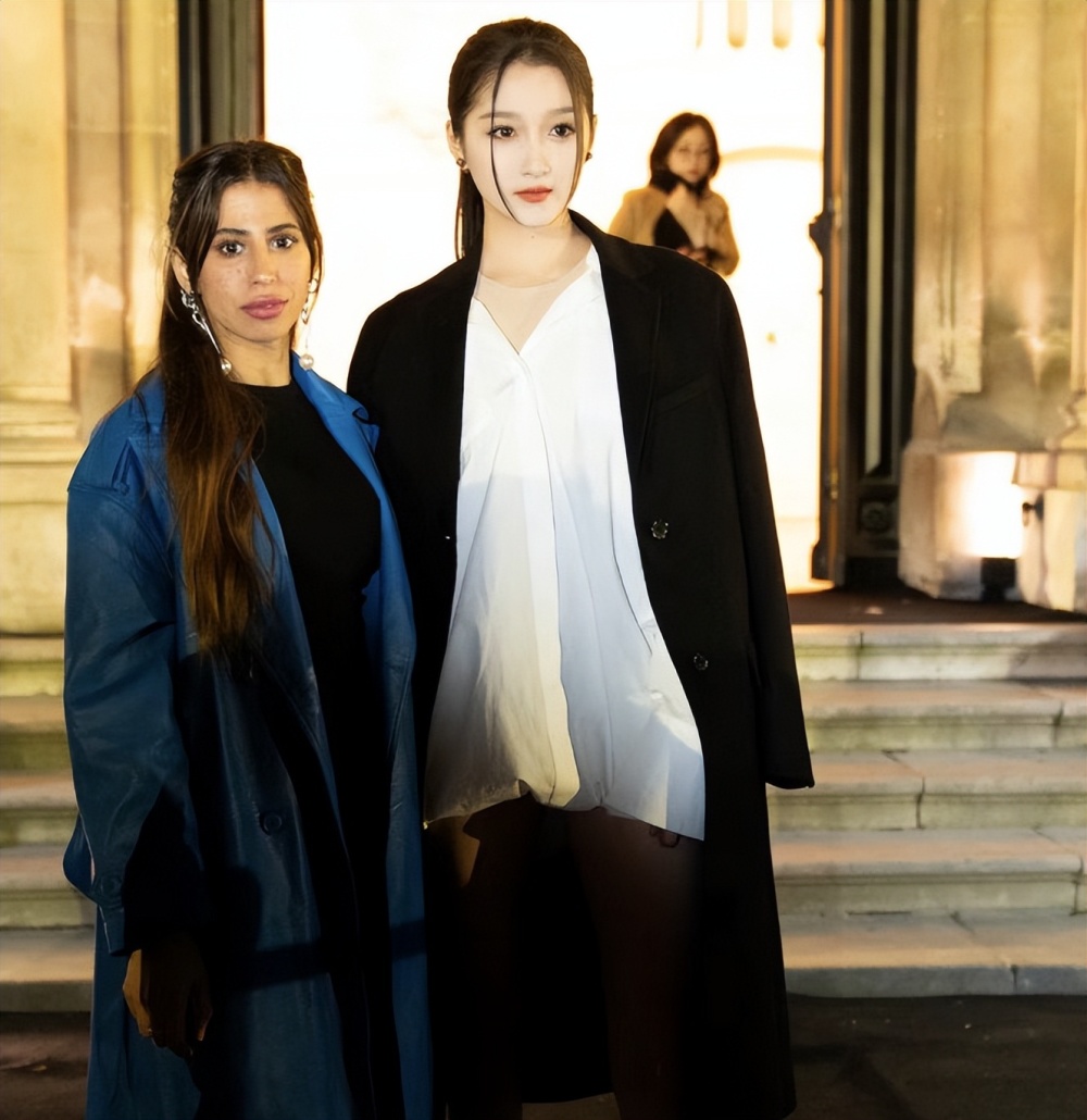 另类潮流还是性别歧视刘雯造型放飞自我关晓彤玩裤子失踪