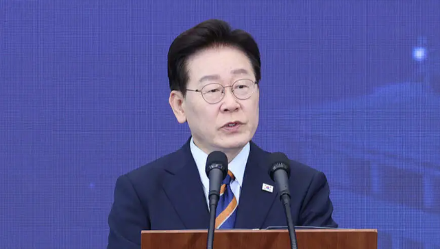 韩国总统李在明支持率降至任内新低，多项政策引发争议