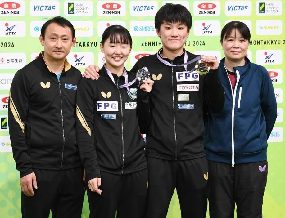 父母的骄傲张本兄妹夺2金2银一家人晒奖牌日本乒坛要变天