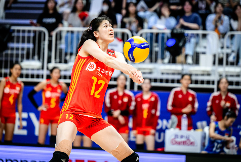 女排32美国李盈莹王梦洁功臣高意奇兵蔡斌2将仍遭质疑