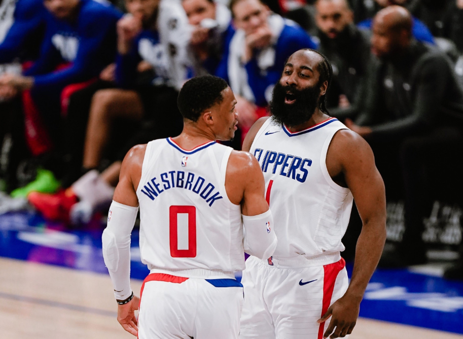 降薪4300万美元,成nba退步最快球星!你该和哈登说再见了