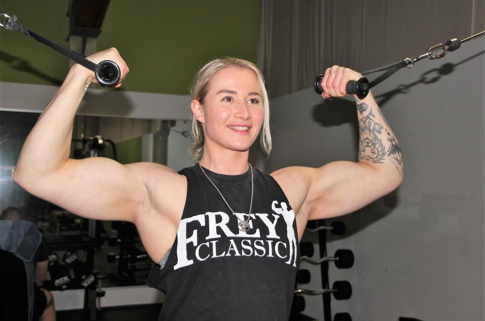 德国女健美冠军25岁未婚夫在婚礼前猝死去世前已和女友订好婚纱