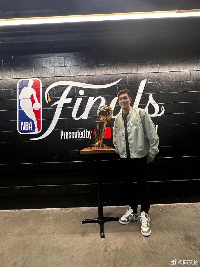 上过《跑男》,去过《吐槽大会》,还有过一档自己当主角的篮球综艺