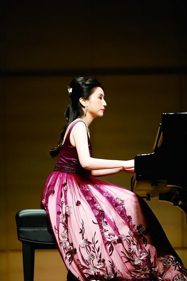 厦门本土钢琴家林晓燕与学生举办音乐会献礼钢琴教育20年