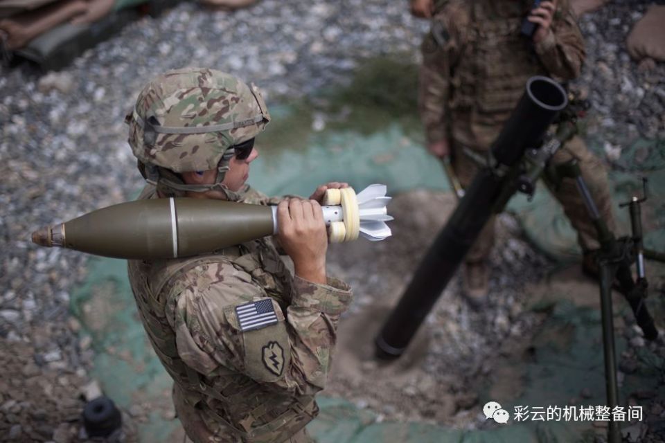 迫击炮弹发射药是怎么点燃的？装药号数是怎么调整的？_腾讯新闻