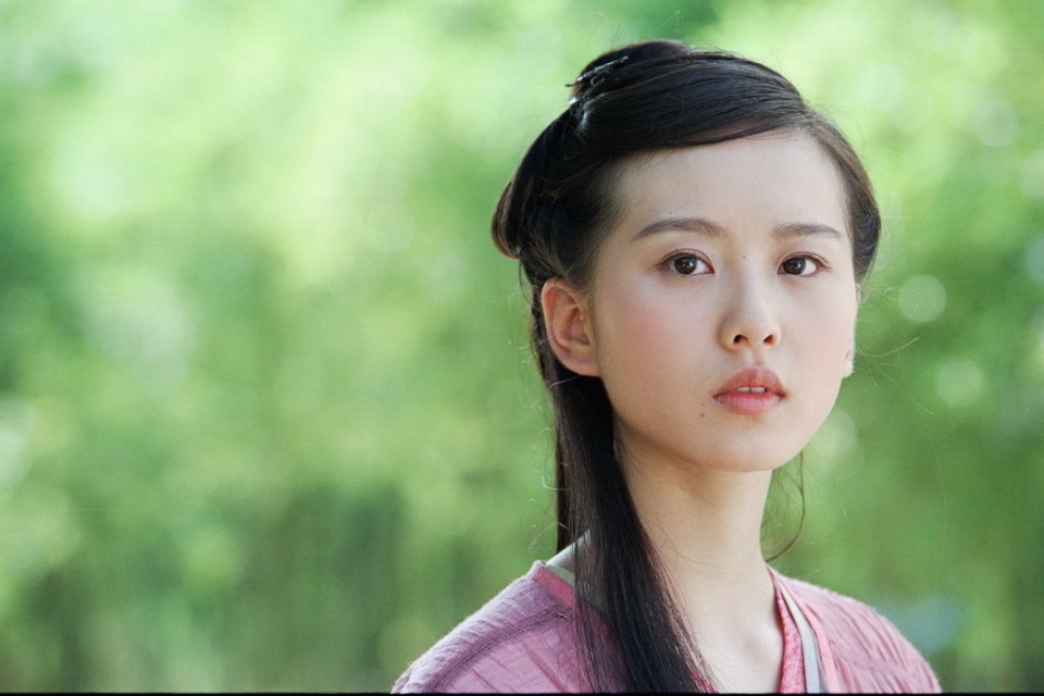 袁弘和刘诗诗主演的《射雕英雄传》播出,刘诗诗在剧中饰演穆念慈,扮相