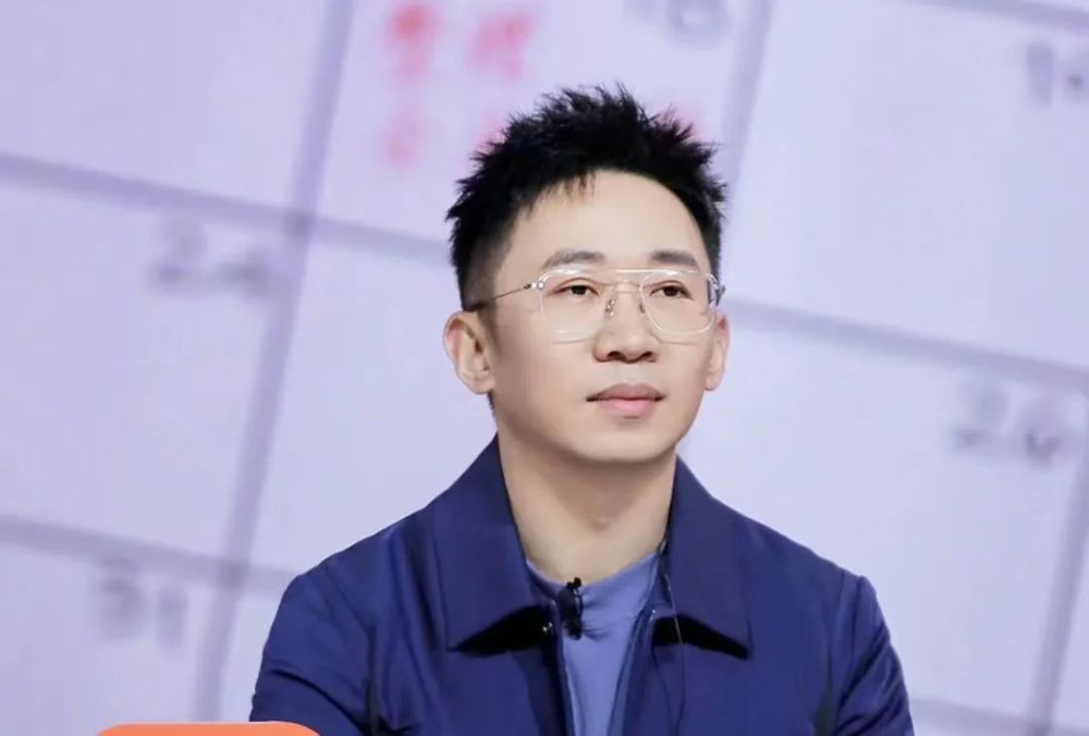 杨迪37岁生日,范丞丞黄明昊评论祝福,谢娜贾玲沉默了_腾讯新闻