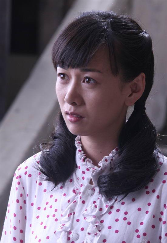 "年代戏女王"齐欢:高开低走令人唏嘘,44岁演母亲让人共情