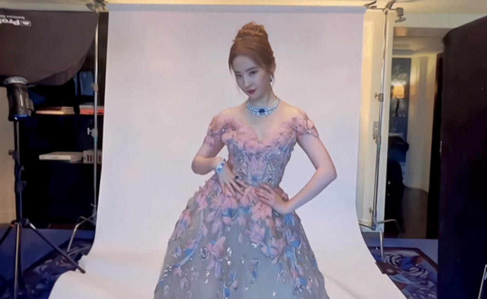 刘亦菲戴4000万项链出场却被嘲笑体态不佳神仙姐姐翻车