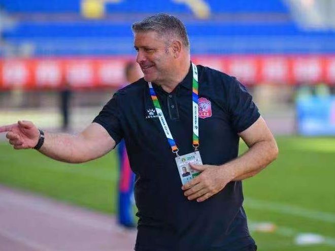 新疆丝路雄鹰主帅费尔南多皇马青训出身曾在超级拉科留下足迹