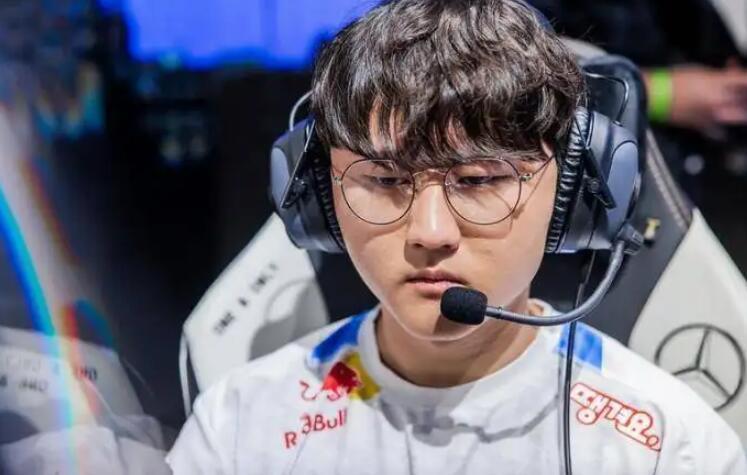 刚夺冠就加入lcs养老,冠军打野接受采访,直言lpl不适合自己_腾讯新闻